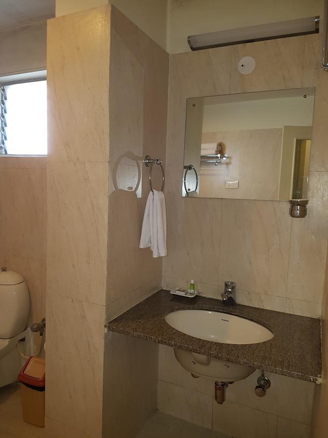 Trinity Suits Bangalore Exterior foto
