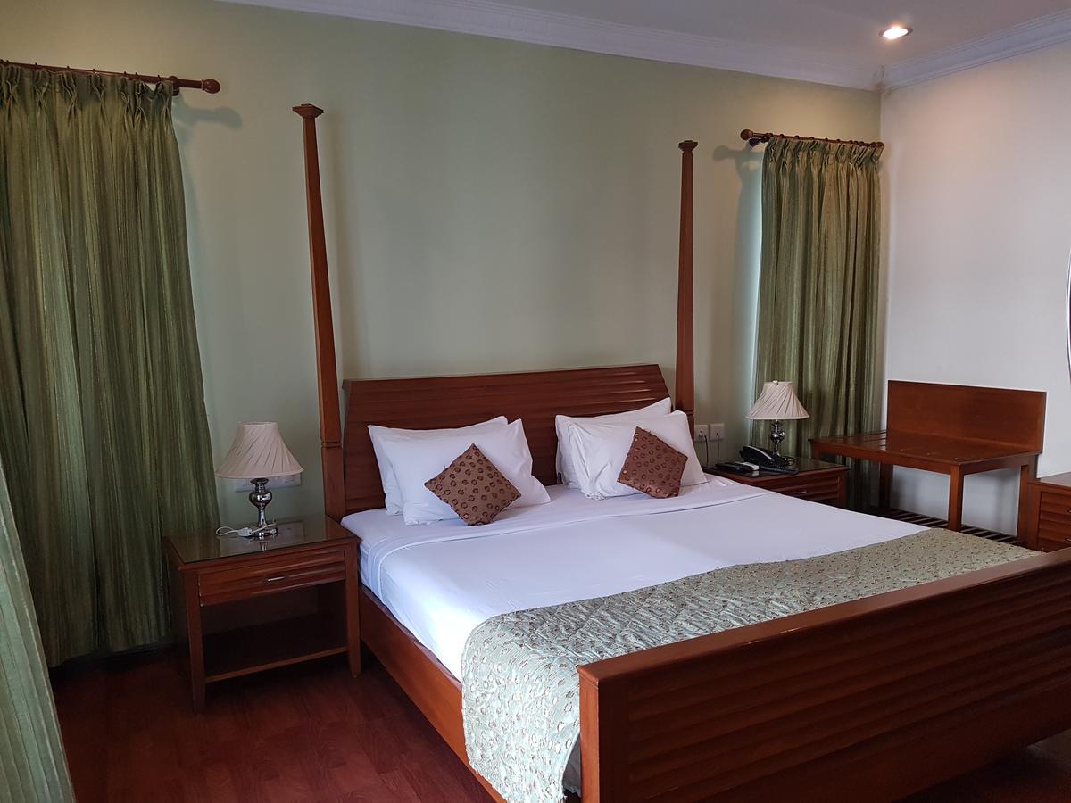 Trinity Suits Bangalore Exterior foto